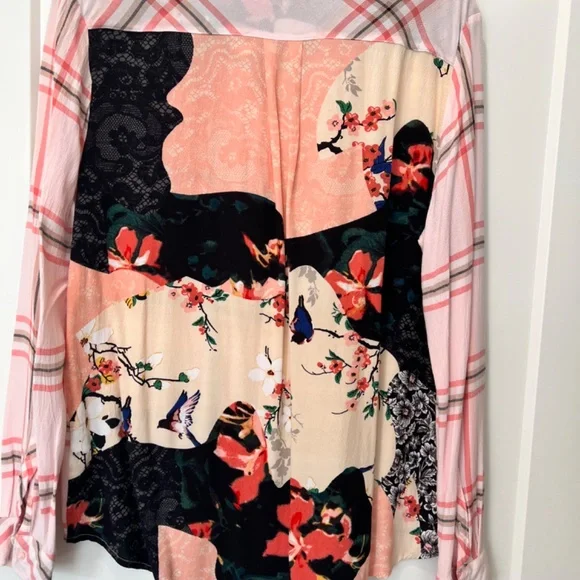 Button down blouse - Picture 2 of 4